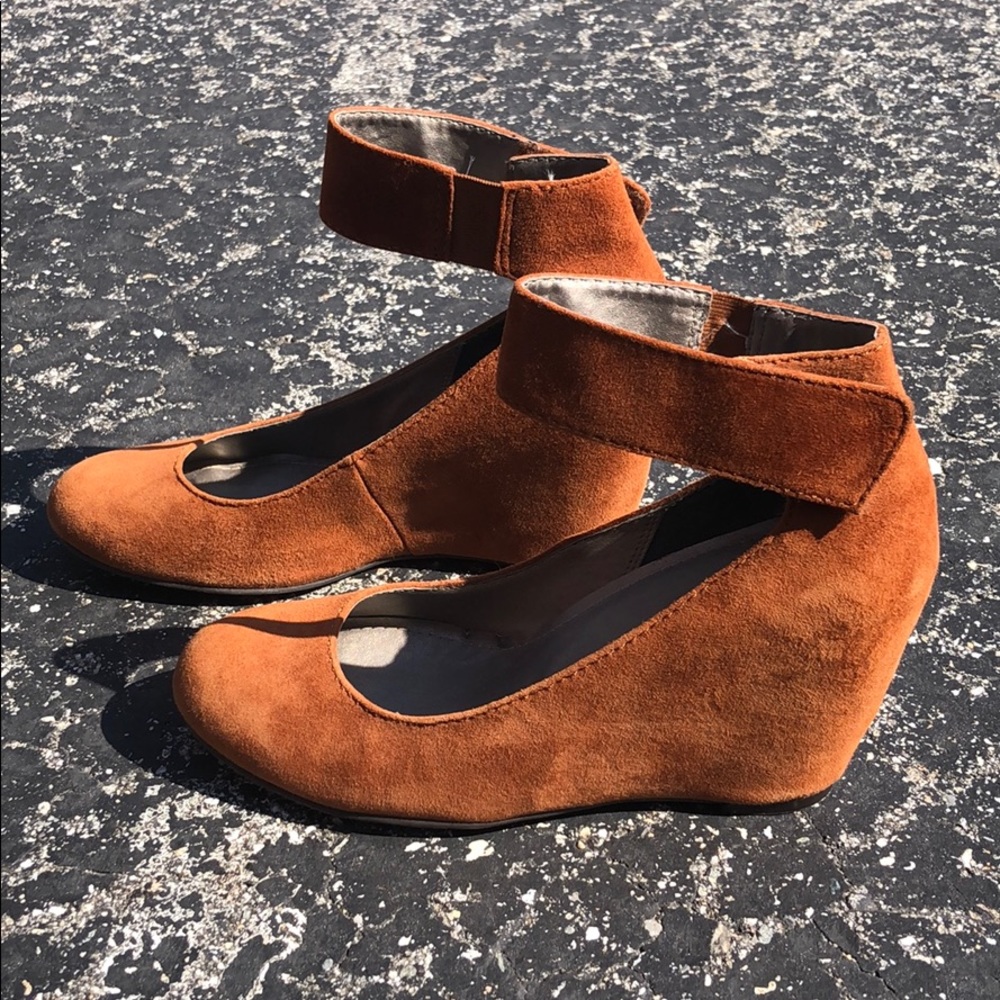 Like New Brown Suede Wedges